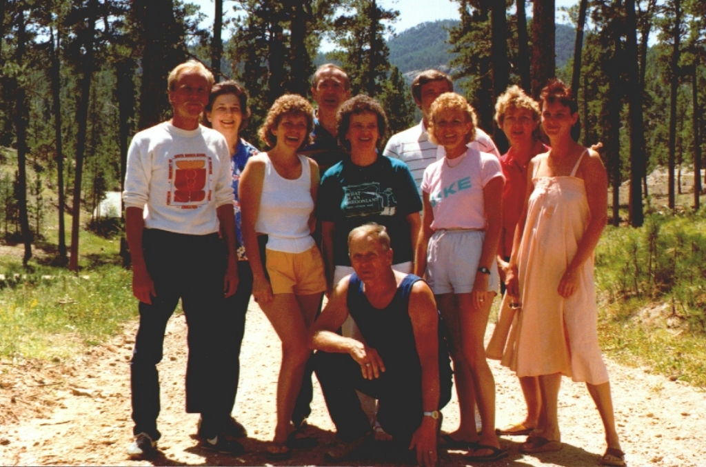1970-1991-Jim-Janeen-first-20years/1024x768_1985-Scott Reunion.jpg